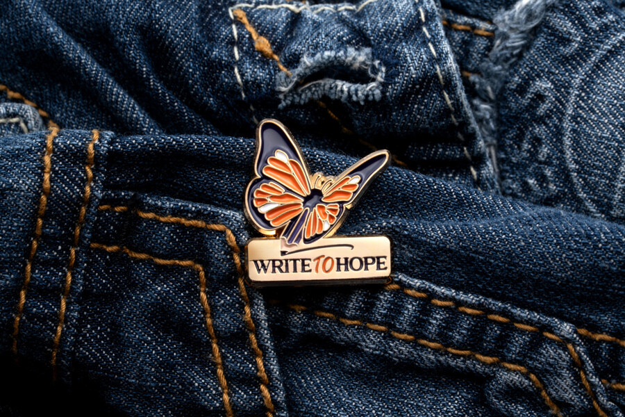 High-polish gold plated lapel pin